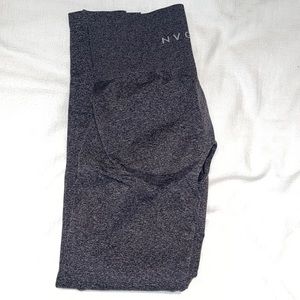 NVGTN seamless contour leggings. Size medium.
